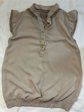 Italian Sleeveless Blouse
